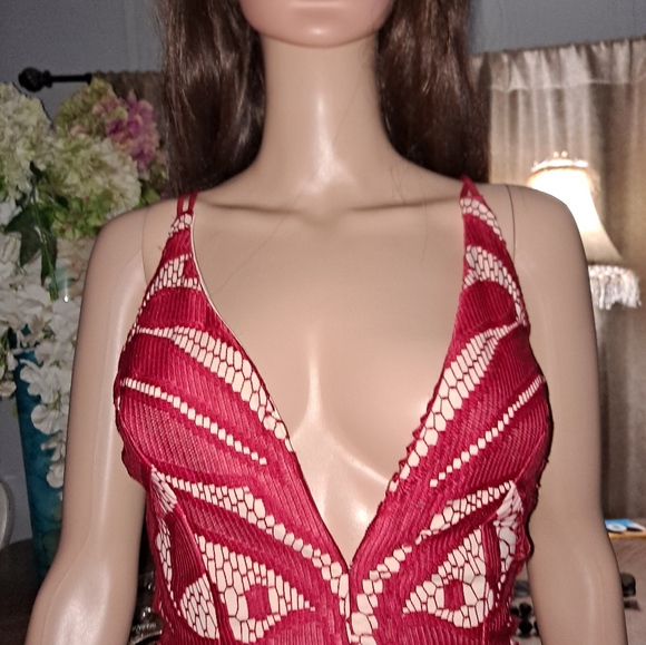 Gorgeous 😍 red & nude dress, size 10 - Picture 5 of 10